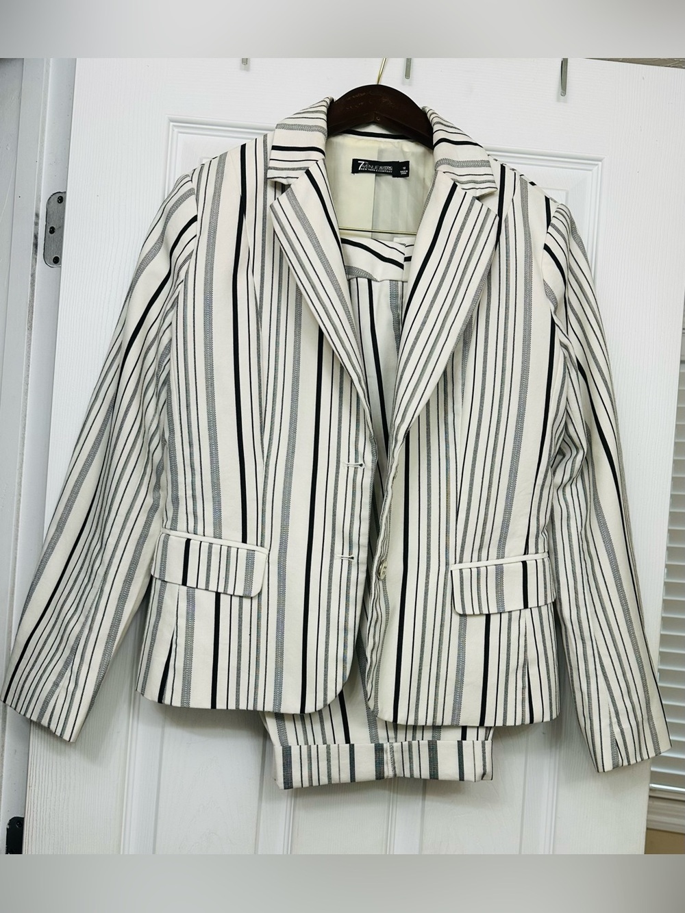 New York and Company Two Piece Shorts Suite, White with Dark Blue/Denim Stripes